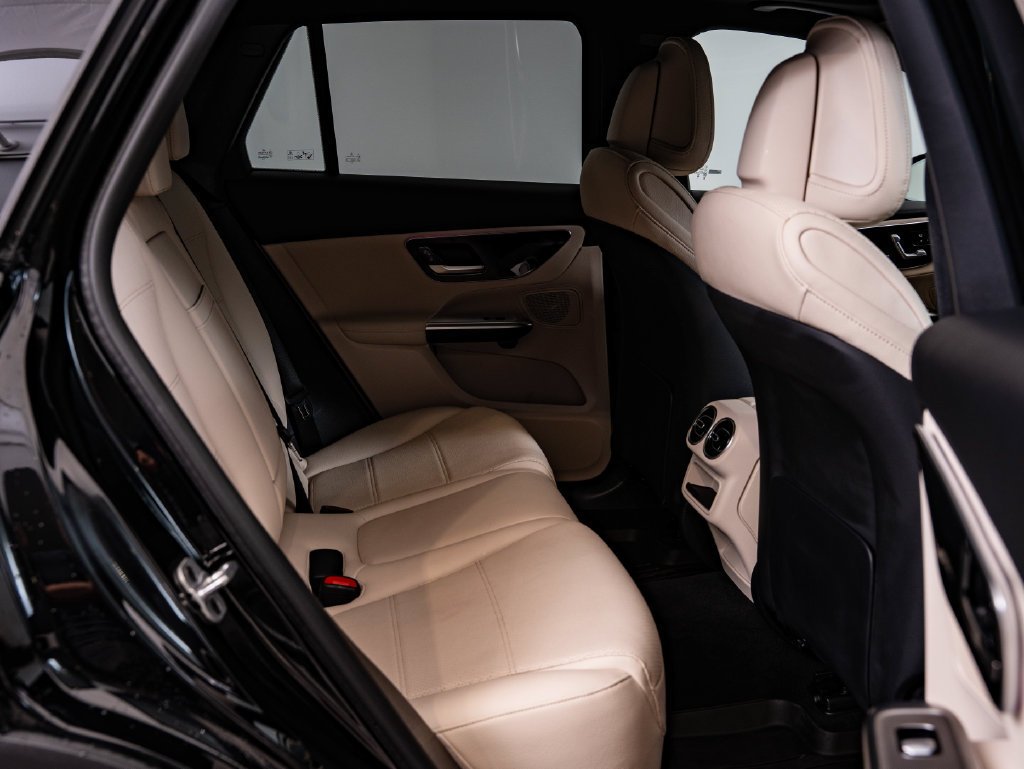 Used 2026 Black Mercedes-Benz GLC 300 image 42