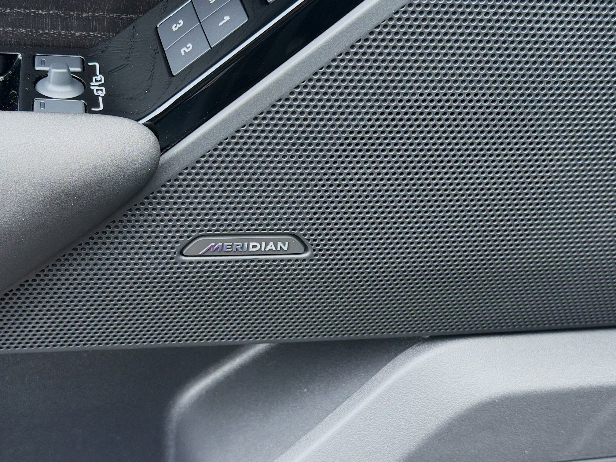 New 2026 Zadar Grey Land Rover Belgravia Edition image 23