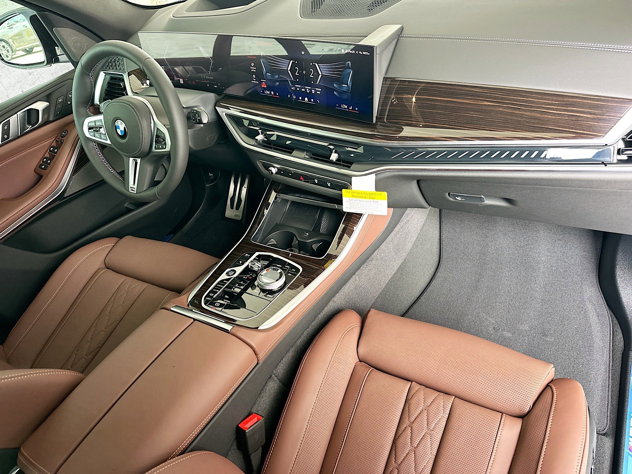 New 2026 Black Sapphire Metallic BMW M60i image 23