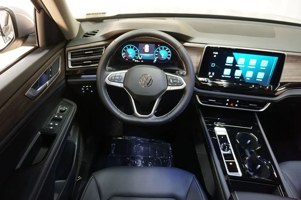 New 2026 Silver Mist Volkswagen 2.0T SEL image 13