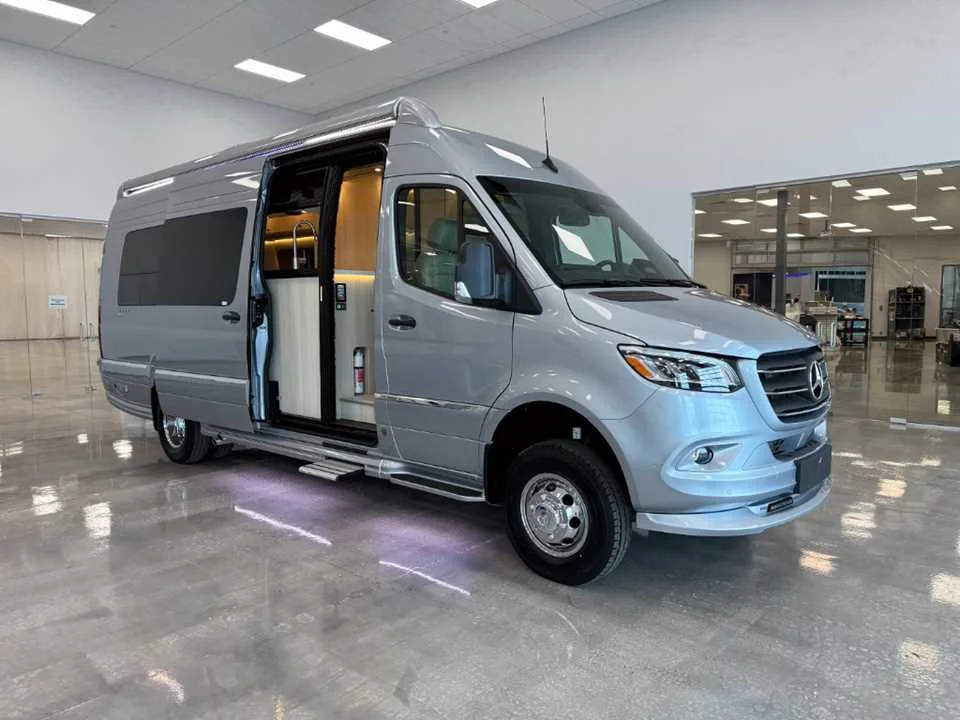 New 2025 SILVER AIRSTREAM  image 7