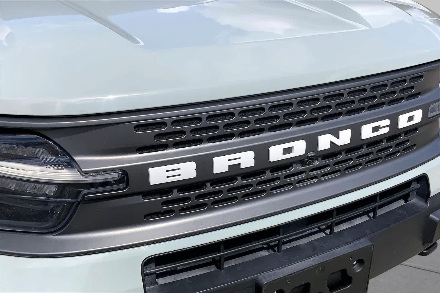 Used 2023 Cactus Gray Ford Badlands image 27