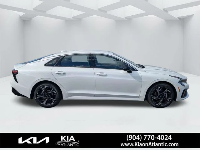 New 2026 White Kia GT-Line image 2
