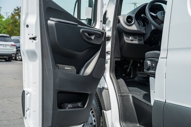 New 2026 Arctic White Mercedes-Benz Cargo 144 WB image 73