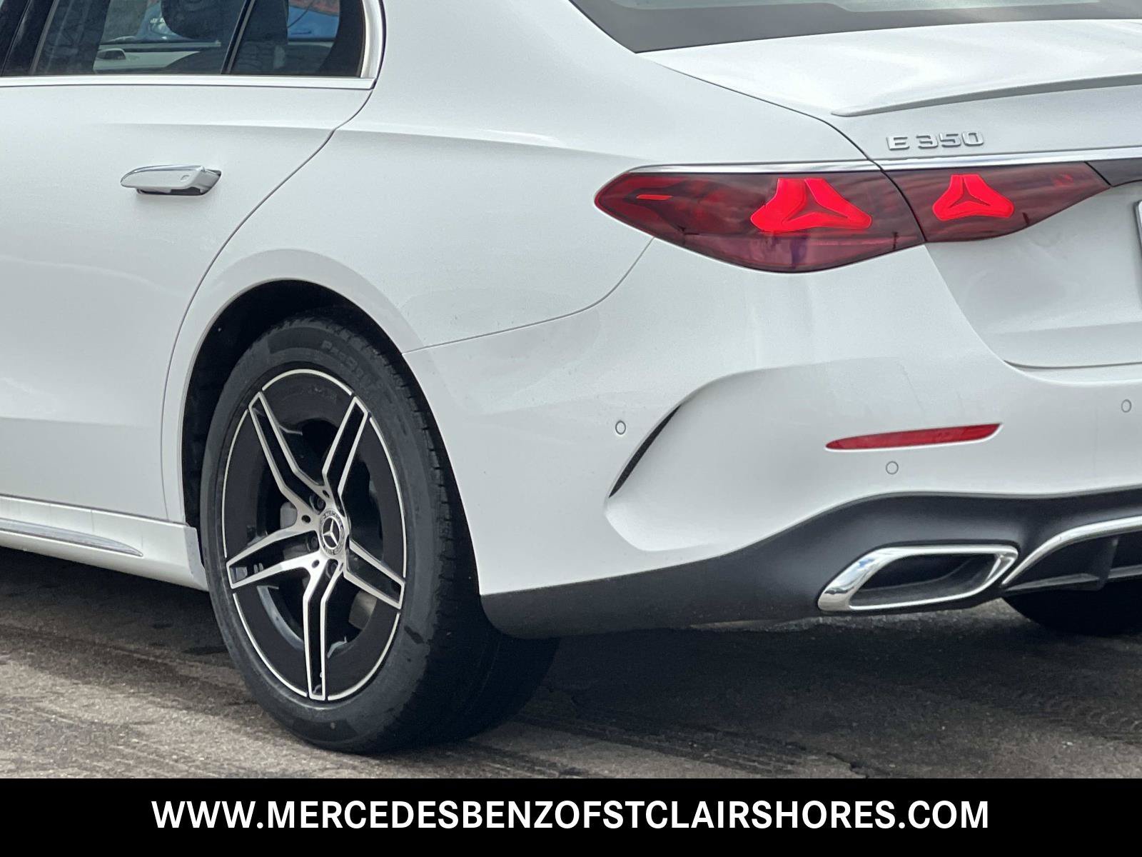 New 2026 Polar White Mercedes-Benz E 350 image 3