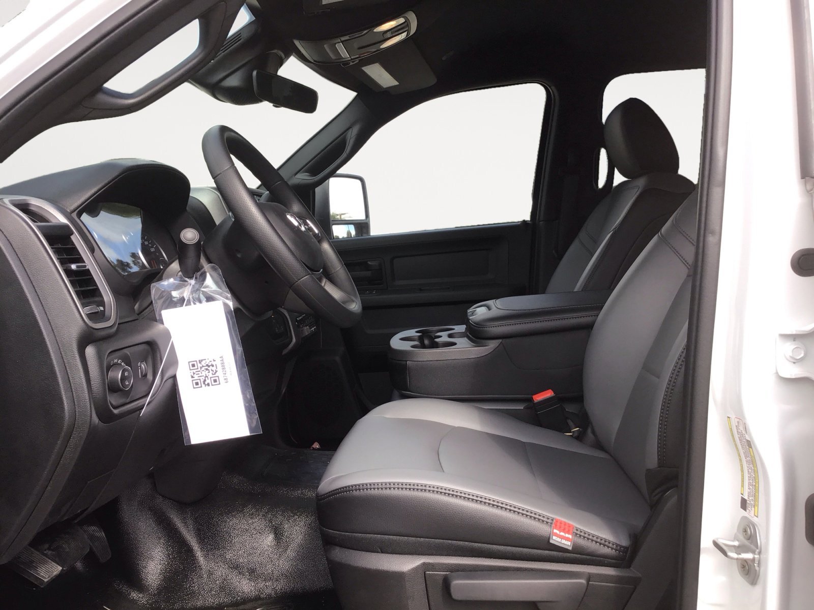 New 2026 Bright White Clearcoat RAM Tradesman image 20