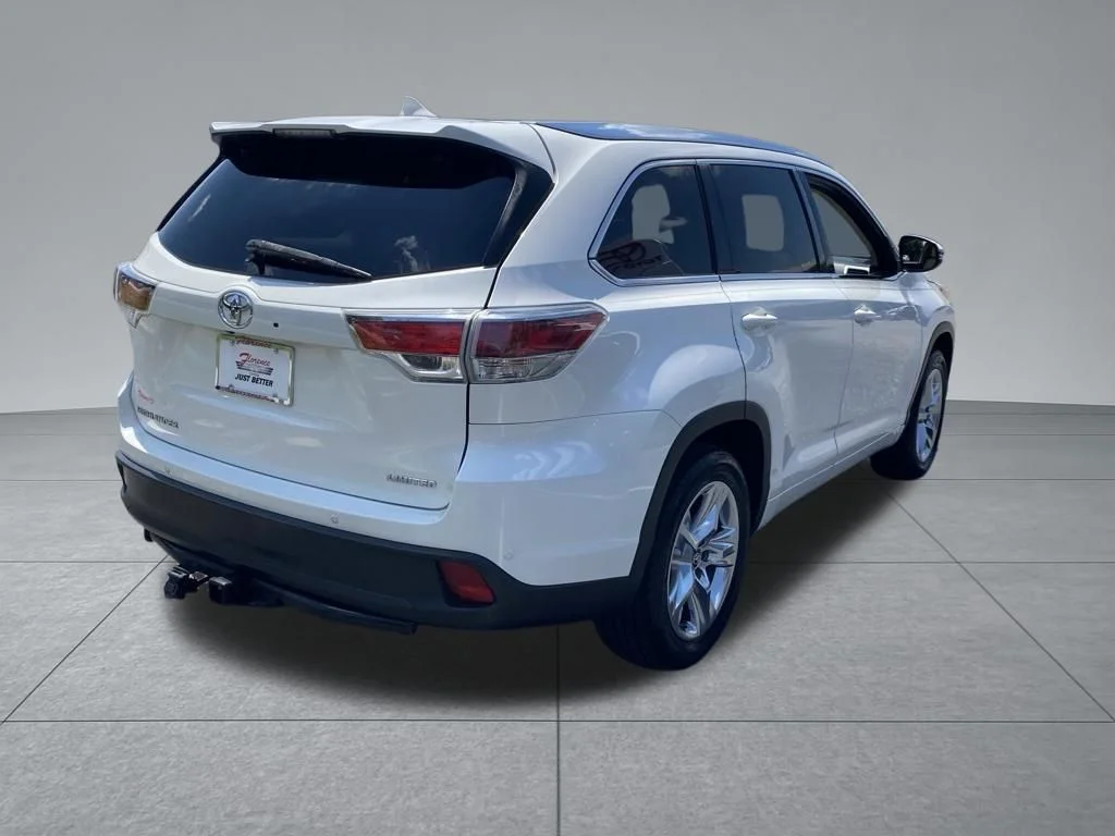 Used 2016 White Toyota Limited Platinum V6 image 17
