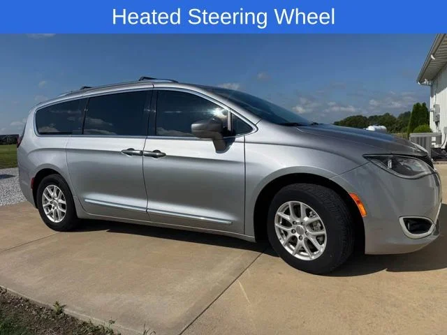 Used 2020 Billet Silver Metallic Clearcoat Chrysler Touring L image 3