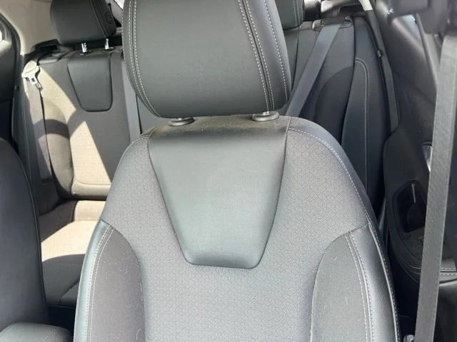 Used 2023  Buick Select image 19