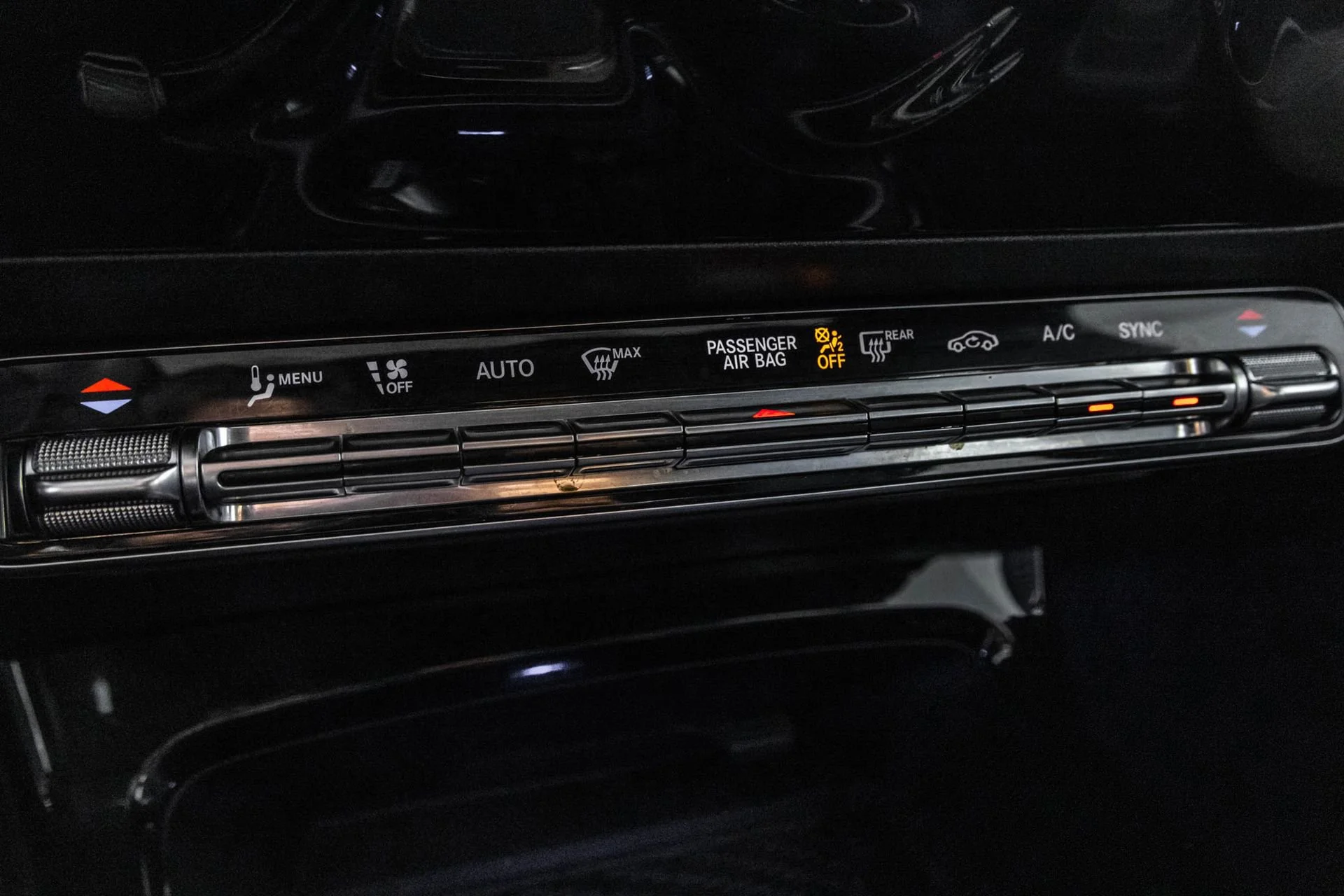 Used 2025 Black Mercedes-Benz 4MATIC® image 29