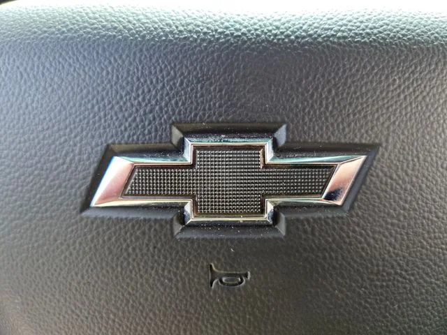 Used 2025 White Chevrolet Custom Trail Boss image 32