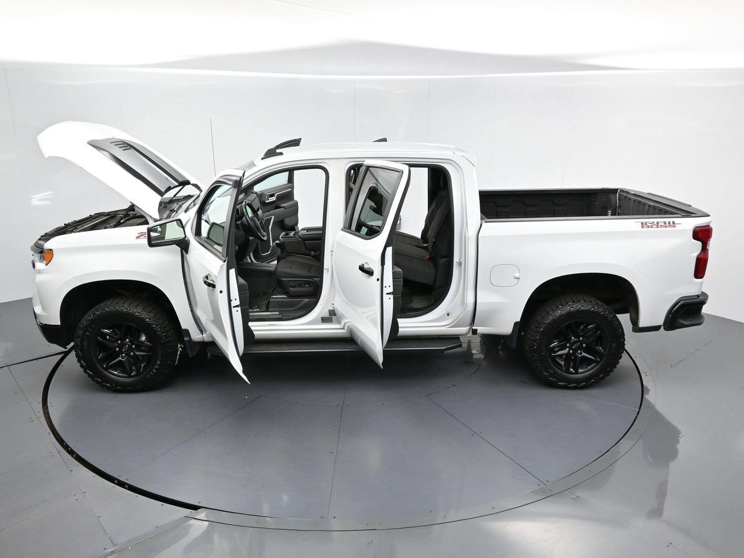 Used 2024 Summit White Chevrolet LT Trail Boss image 39