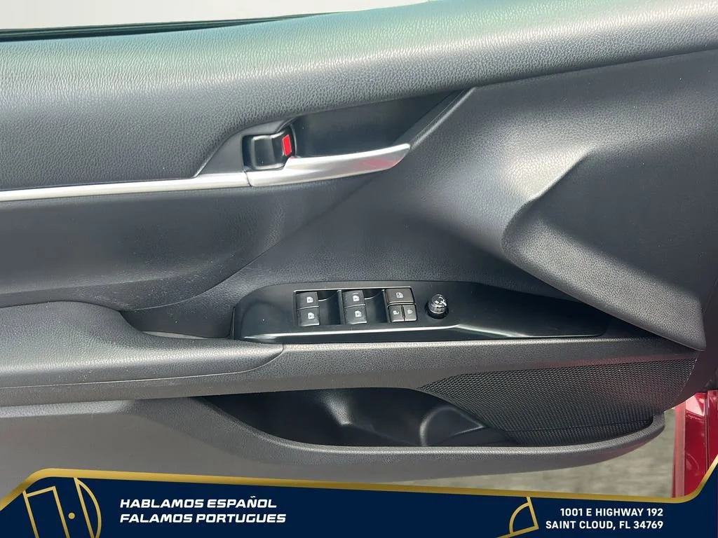 Used 2018 Red Toyota SE image 11