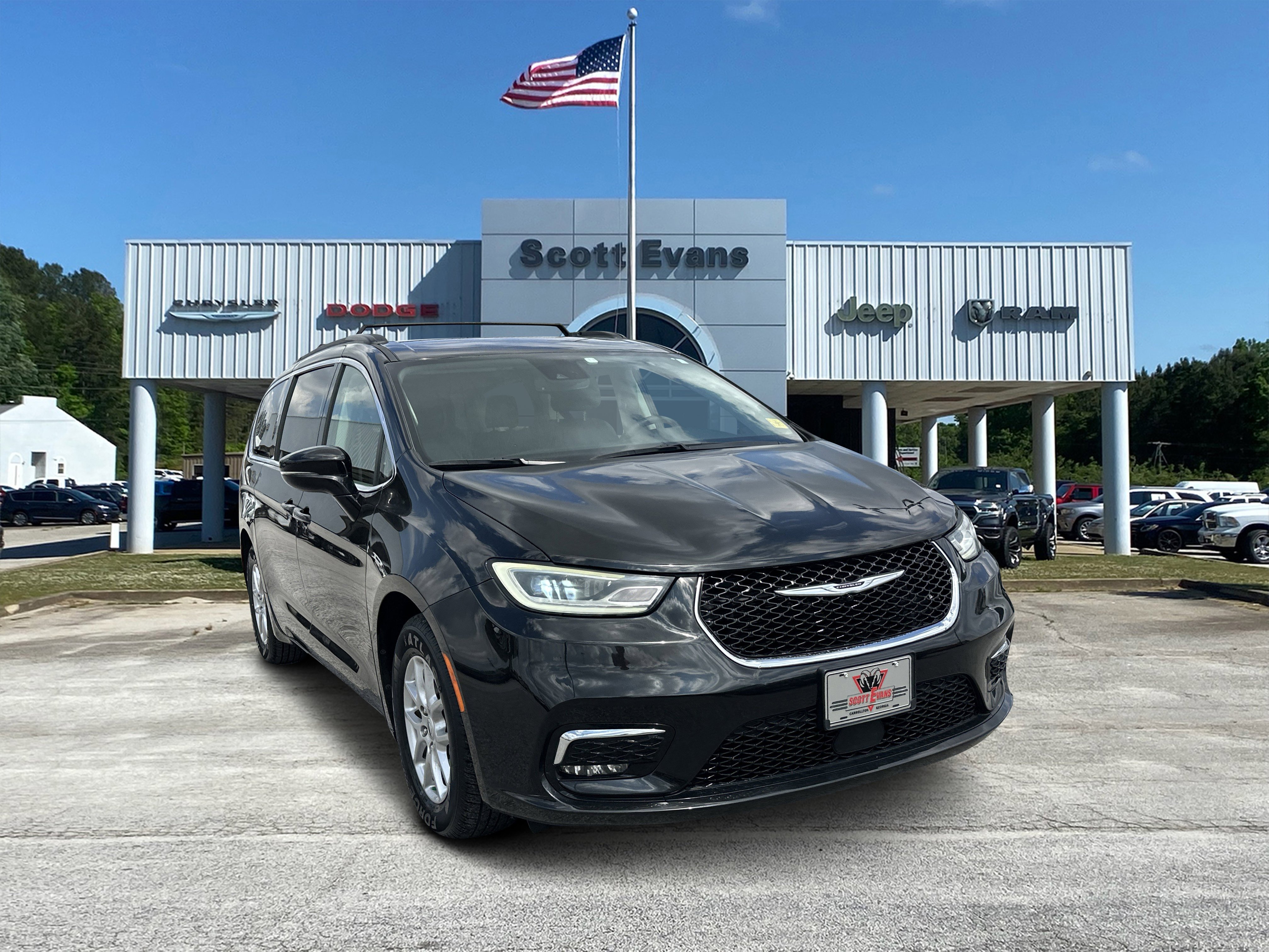 2022 Chrysler Pacifica Touring L's photo