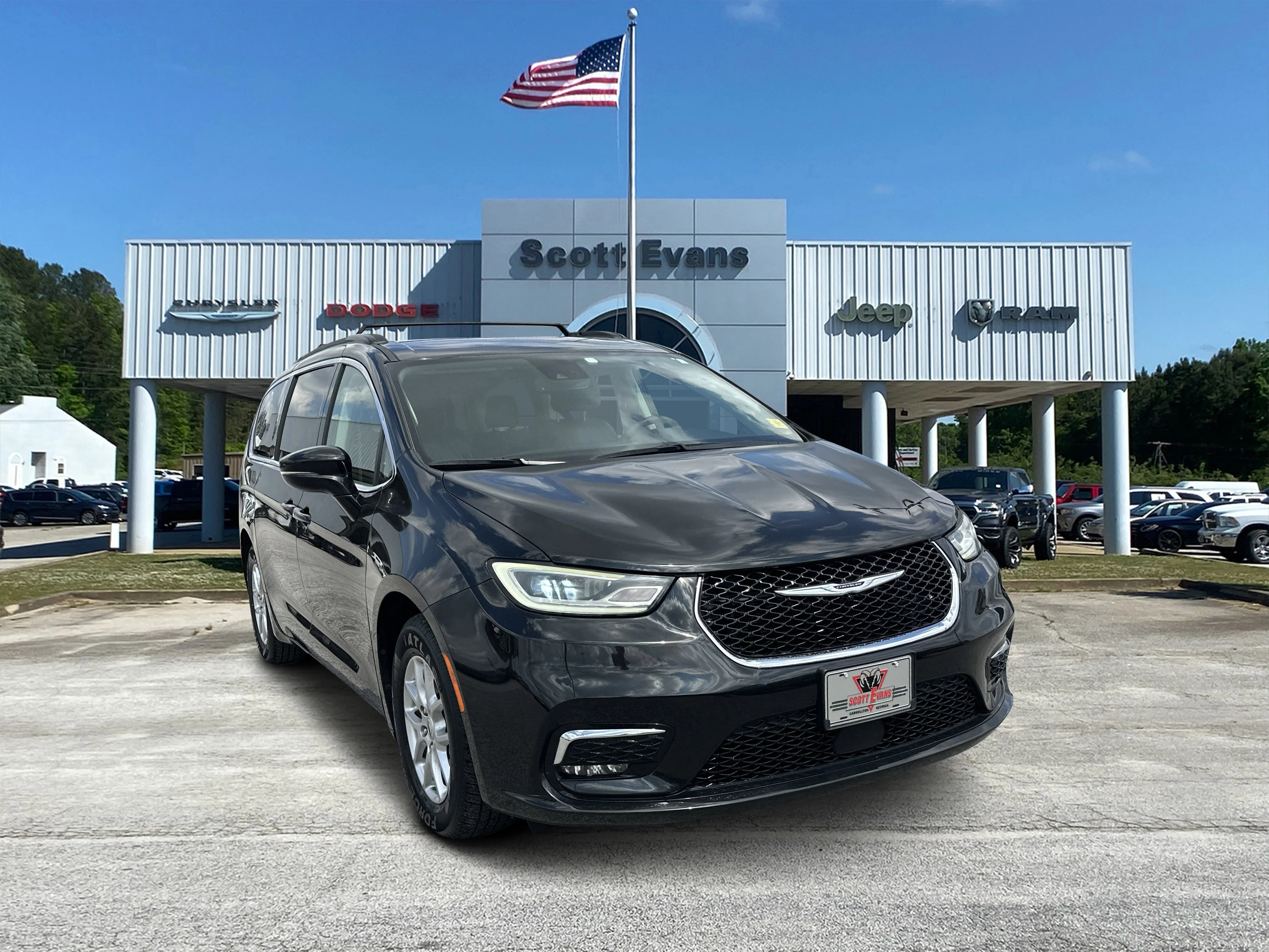 2022 Chrysler Pacifica Touring L's photo