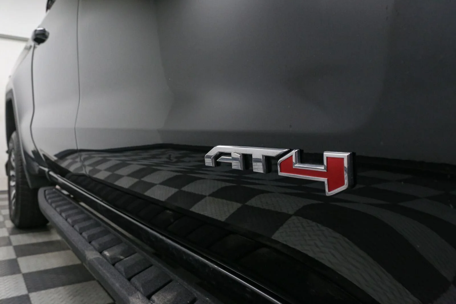 Used 2023 Onyx Black GMC AT4 image 8