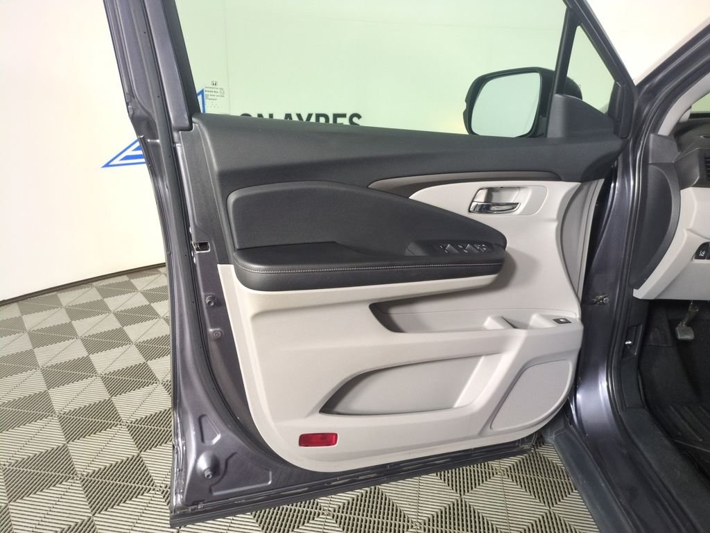 Used 2020  Honda RTL image 10
