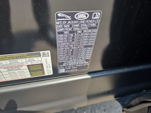 New 2026 Santorini Black Land Rover Dynamic SE image 24
