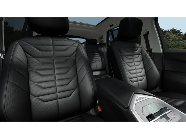 New 2027 Space Silver Metallic BMW  image 11