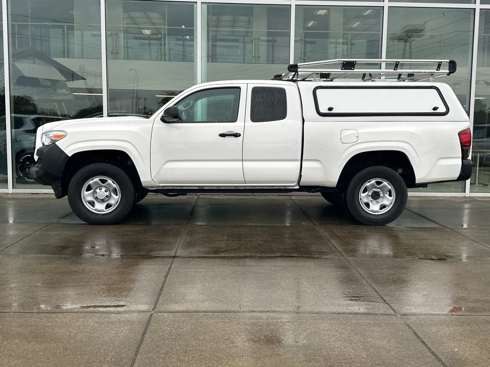 Used 2023 Ice Toyota SR image 6