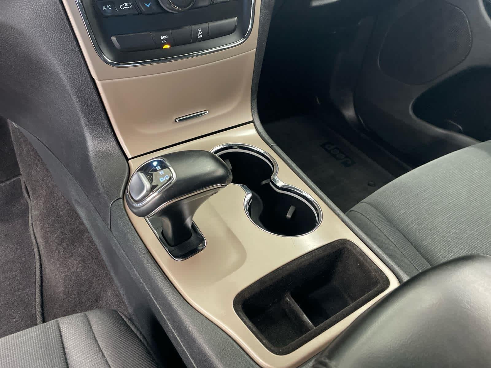 Used 2015 Bright White Clearcoat Jeep Laredo image 41