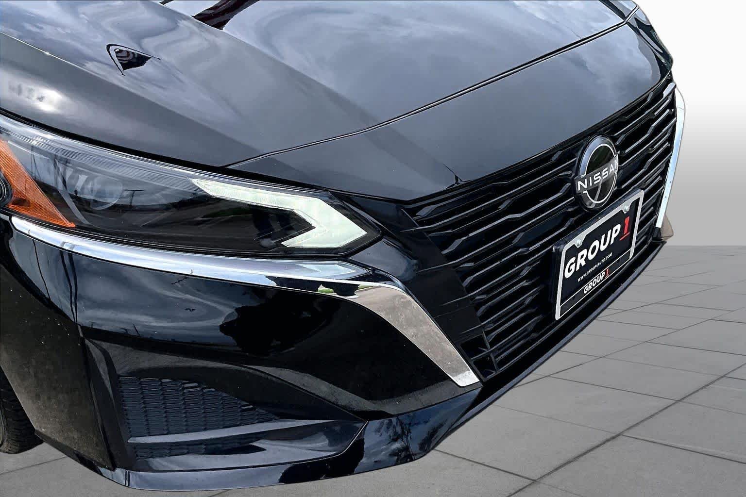 Used 2023 Super Black Nissan 2.5 SV image 30