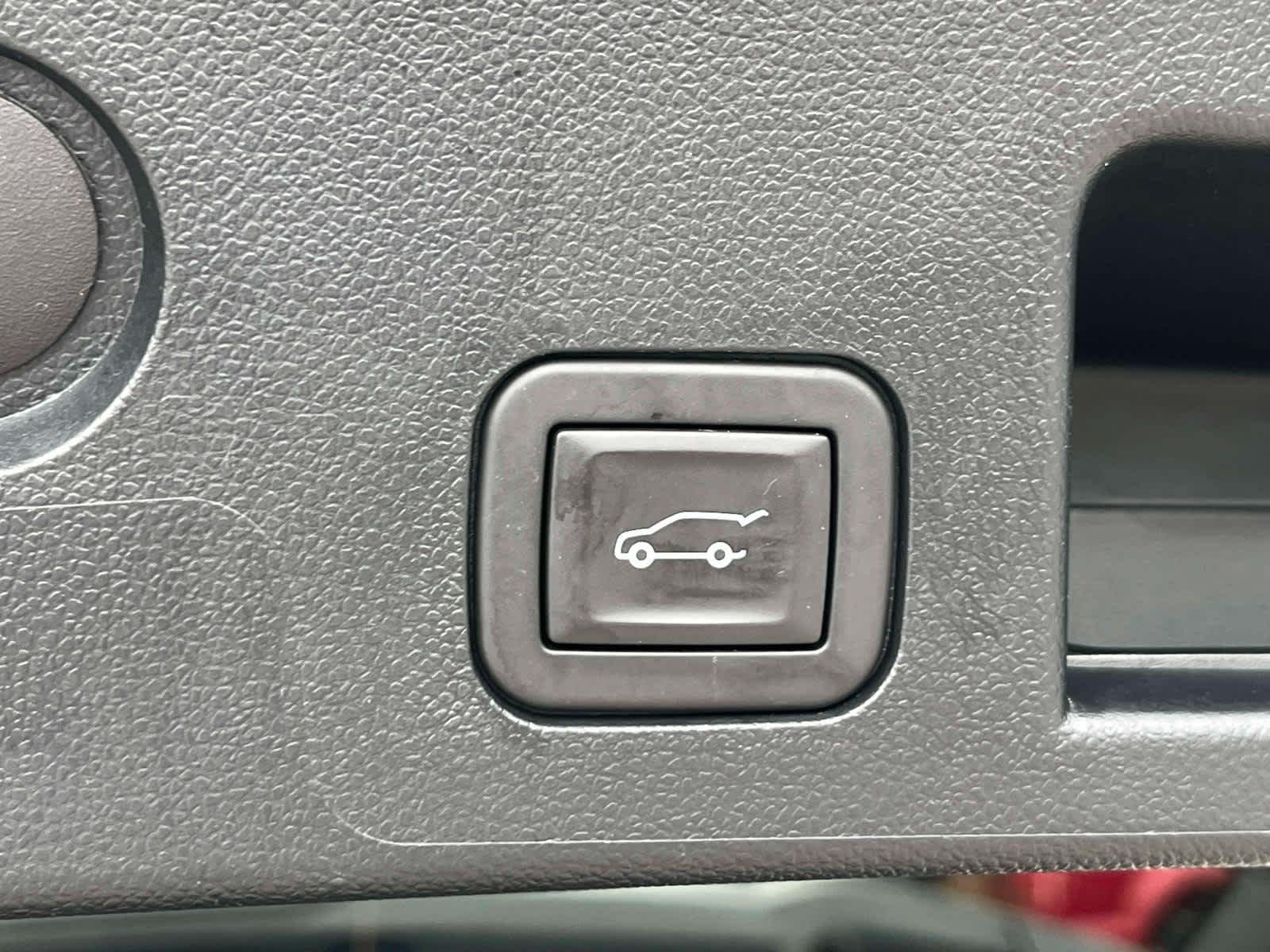 Used 2025 Sterling Gray Metallic Chevrolet LT image 24