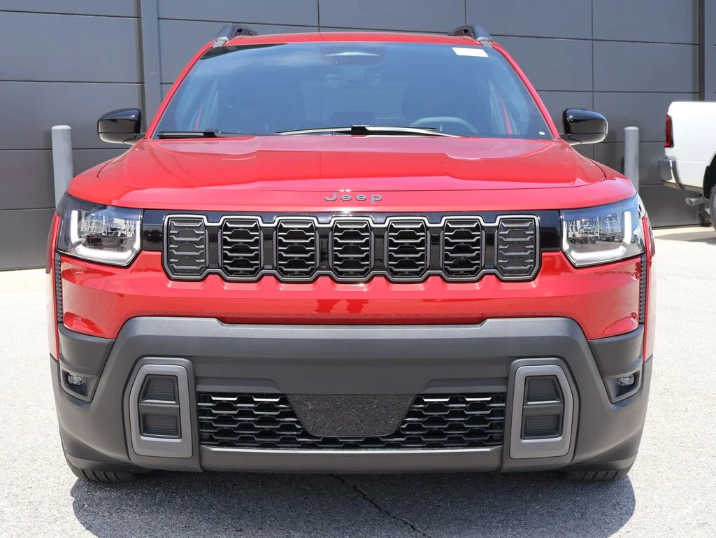 New 2026 Red Hot Pearl-Coat Exterior Paint Jeep Laredo image 7