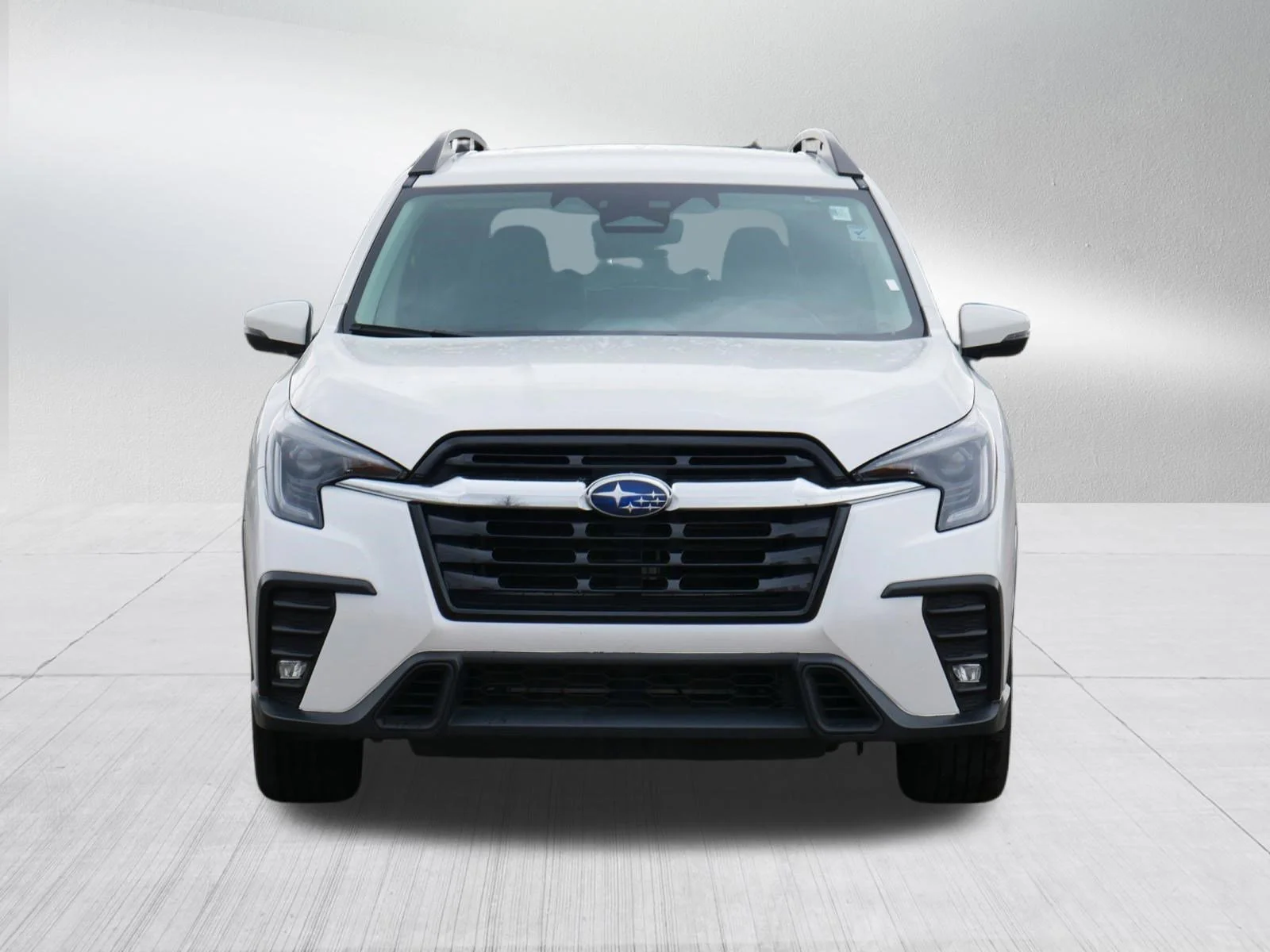Used 2023 Crystal White Pearl Subaru Limited image 2