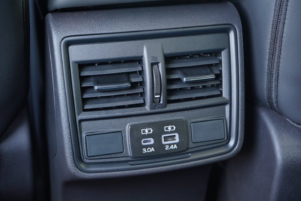 New 2026 ICE SILVER METALLIC Subaru Premium Hybrid image 33