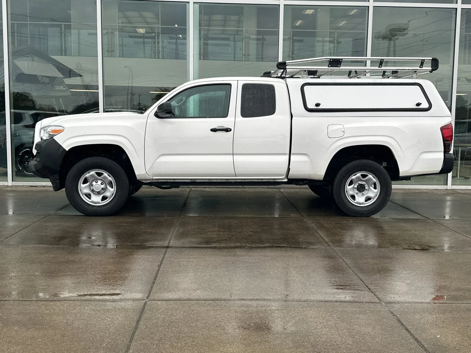 Used 2023 Ice Toyota SR image 6