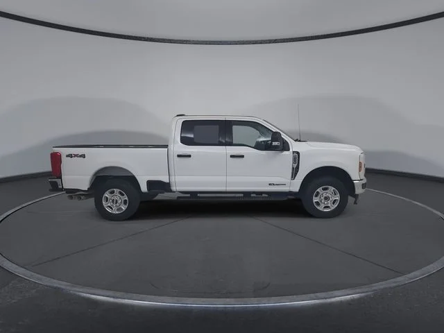 Used 2025 Oxford White Ford XLT image 17