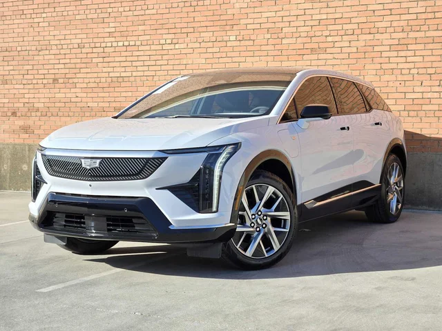 New 2027 Cadillac OPTIQ Luxury