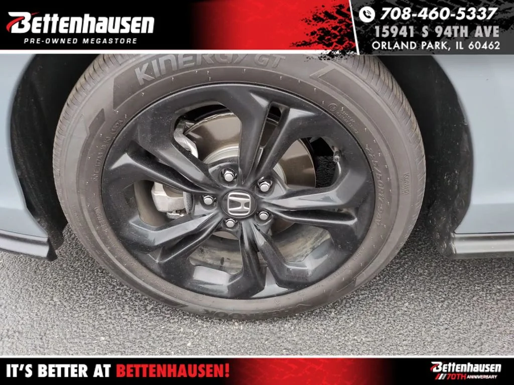 Used 2025 Gray Honda SE image 13