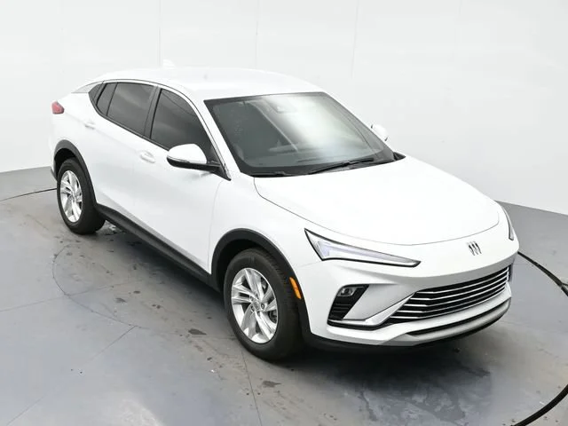 Used 2025 Summit White Buick Preferred image 29