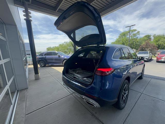 New 2026 Starling Blue Metallic Mercedes-Benz AWD GLC 300 4MATIC® 4dr SUV image 30