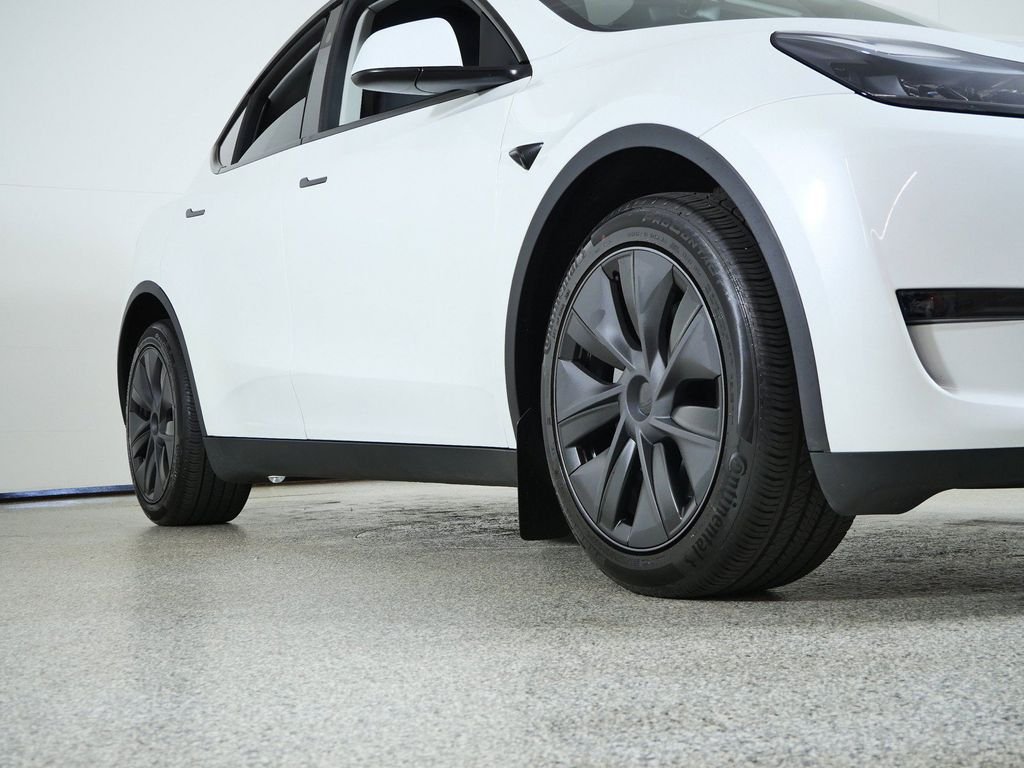 Used 2025  Tesla Long Range image 7