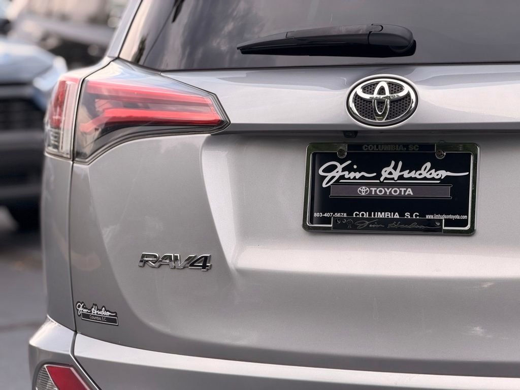 Used 2016 Silver Toyota LE image 15