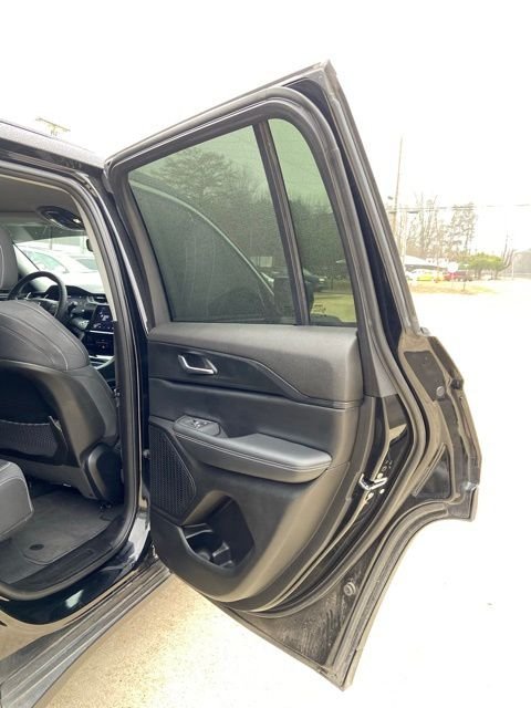 2023 Jeep Grand Cherokee Laredo - Photo 19