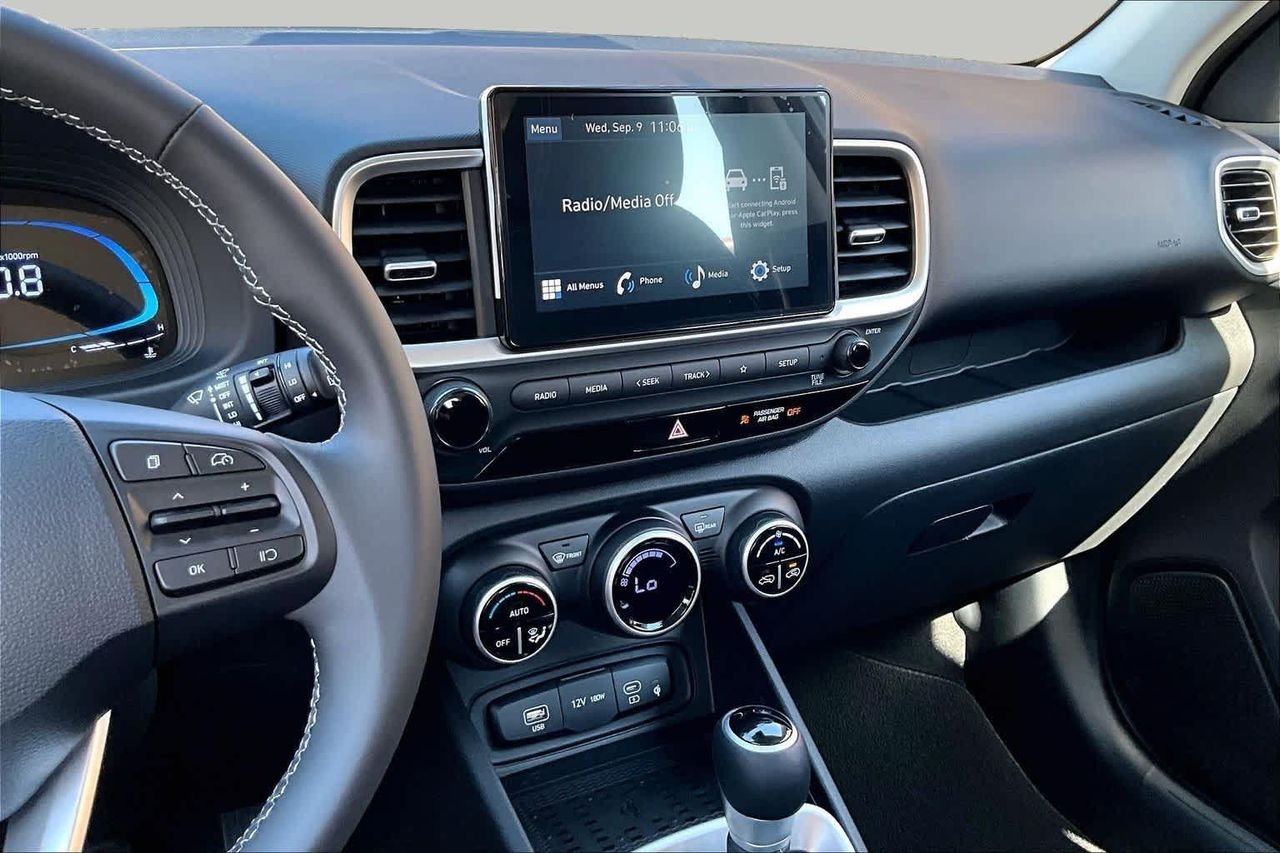 New 2026 Shimmering Silver Hyundai SEL image 6