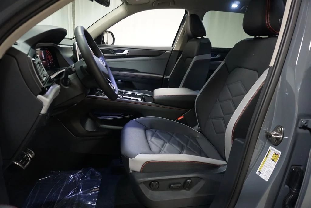 New 2026 Pure Gray Volkswagen Peak Edition image 10