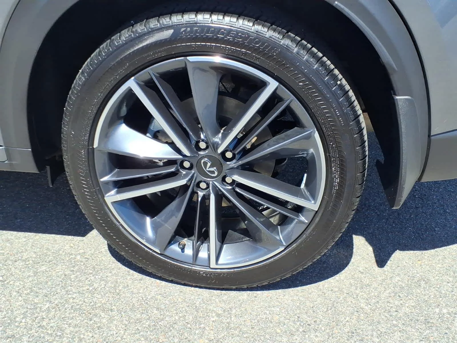 Certified Used 2024 Graphite Shadow INFINITI LUXE image 9