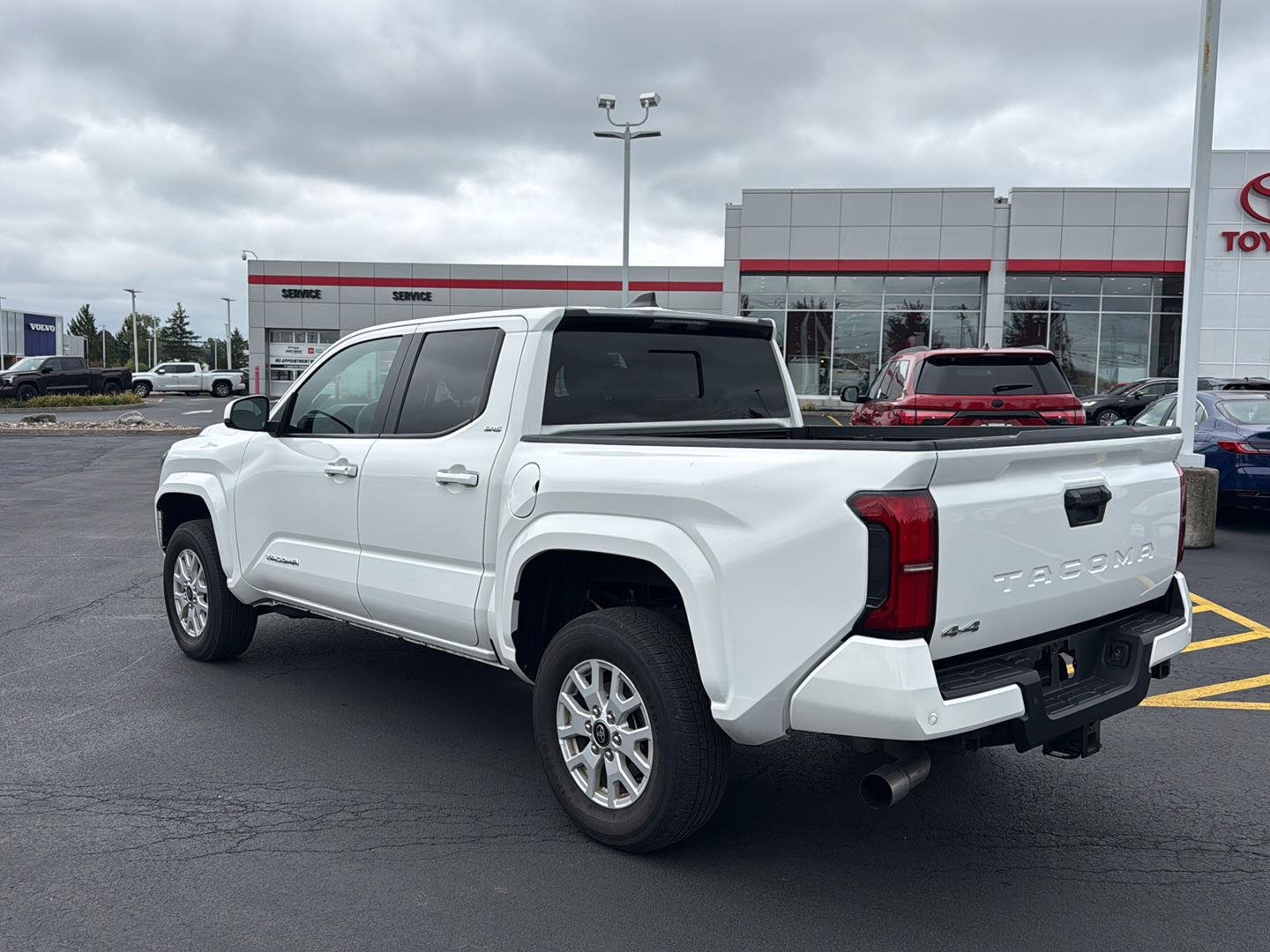 Used 2024 Ice Cap Toyota SR5 image 5