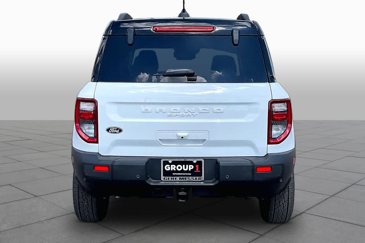 New 2026 Oxford White Ford Badlands® image 4