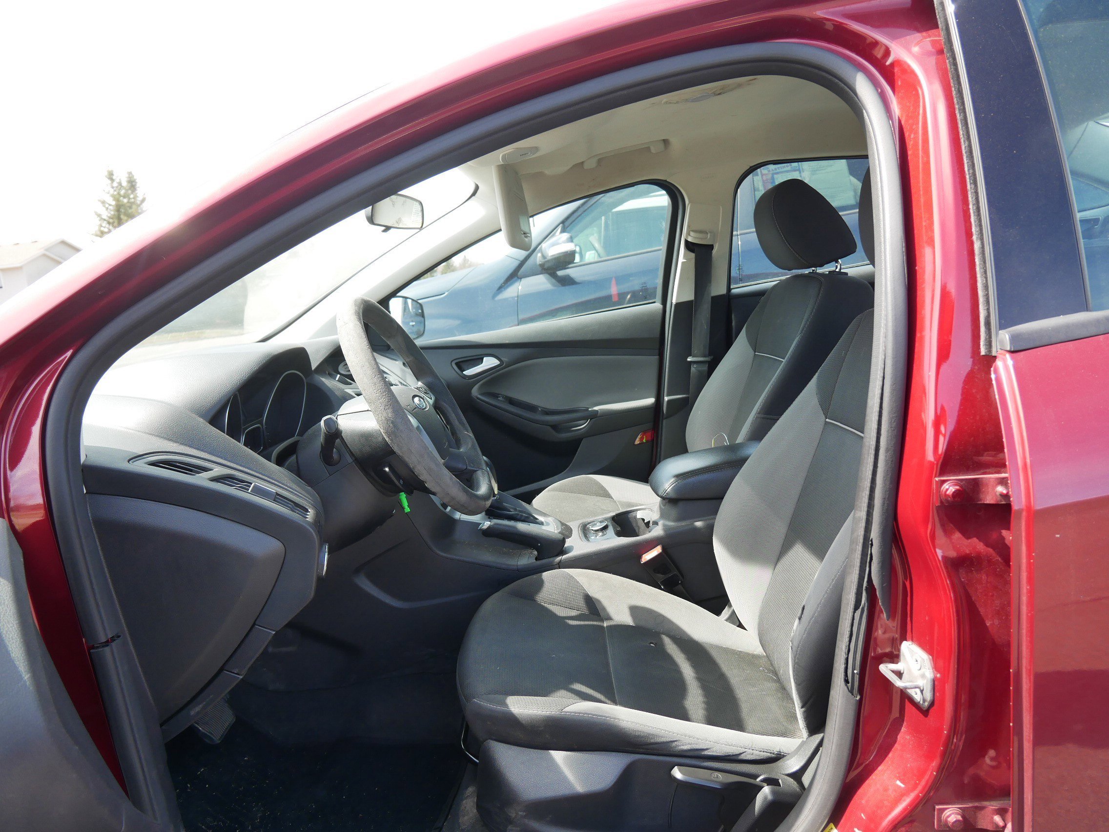 Used 2014 Race Red Ford SE image 8