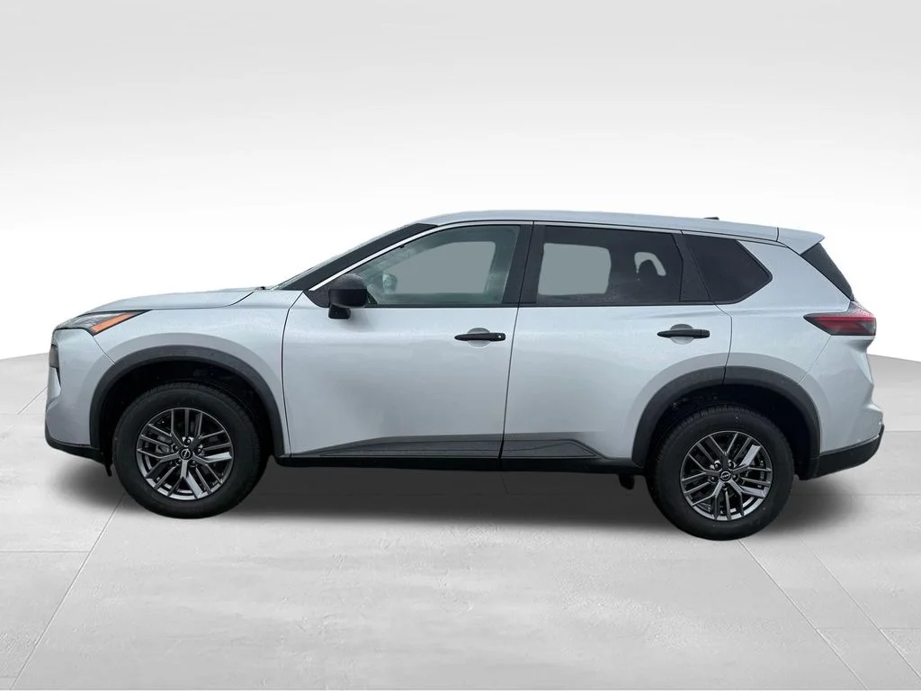 Used 2024 Silver Nissan S image 2