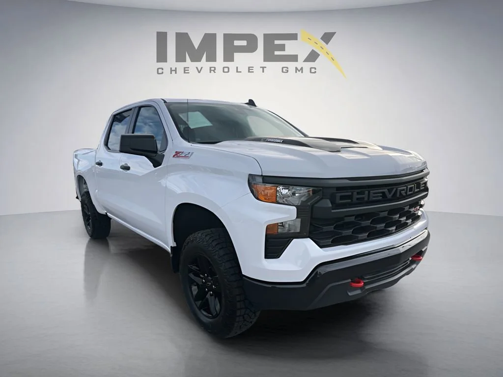 Used 2025 Summit White Chevrolet Custom Trail Boss image 8