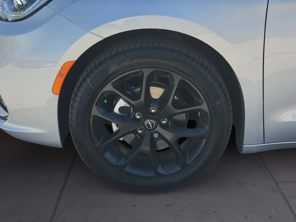 New 2026 Silver Chrysler Limited image 9