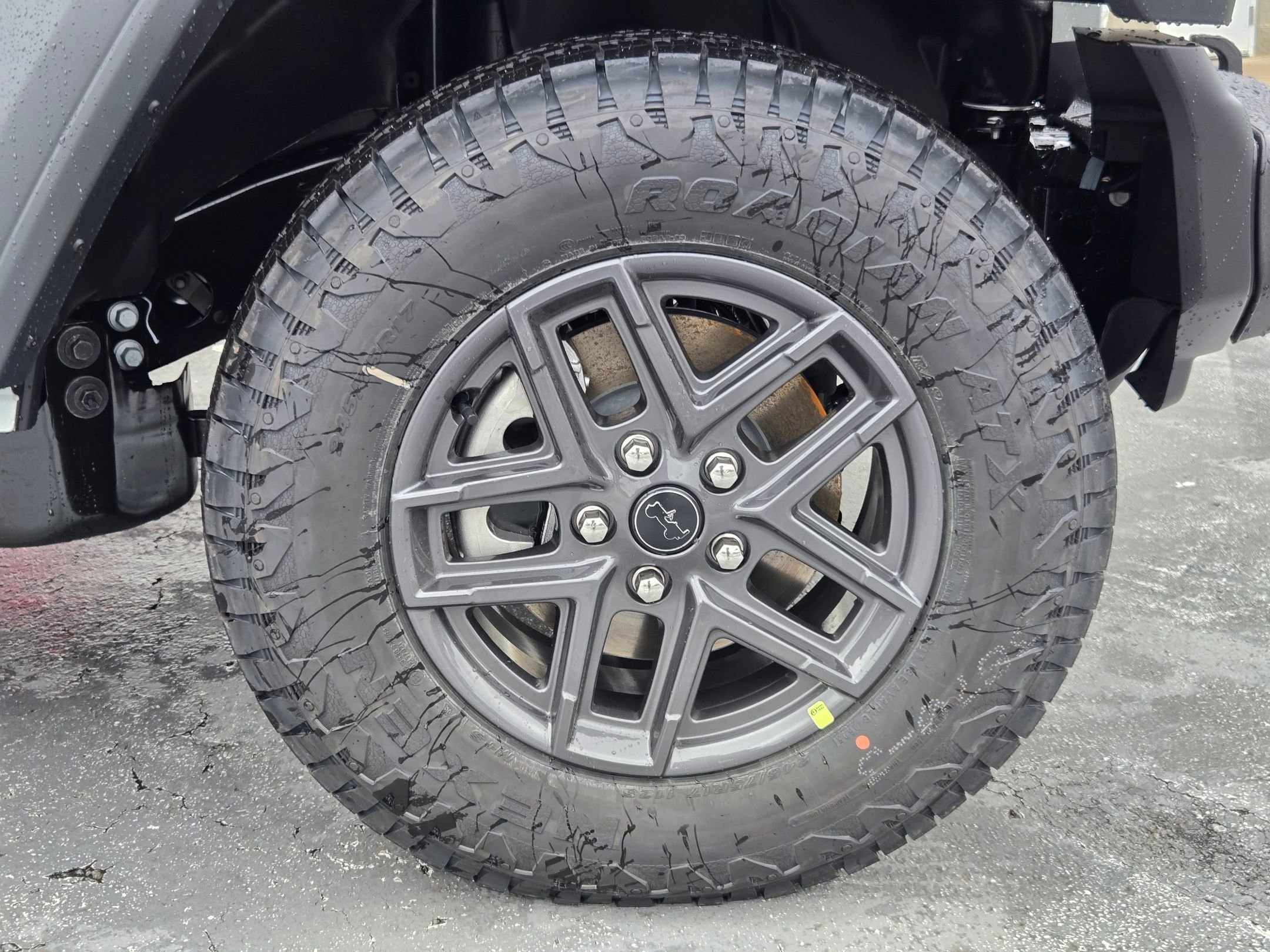 New 2026 Bright White Clear-Coat Exterior Paint Jeep Sport S image 24