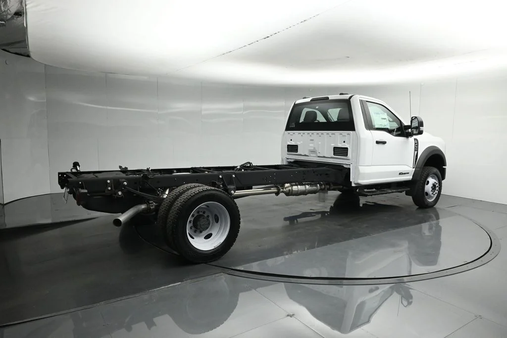 New 2025 White Ford XL image 9